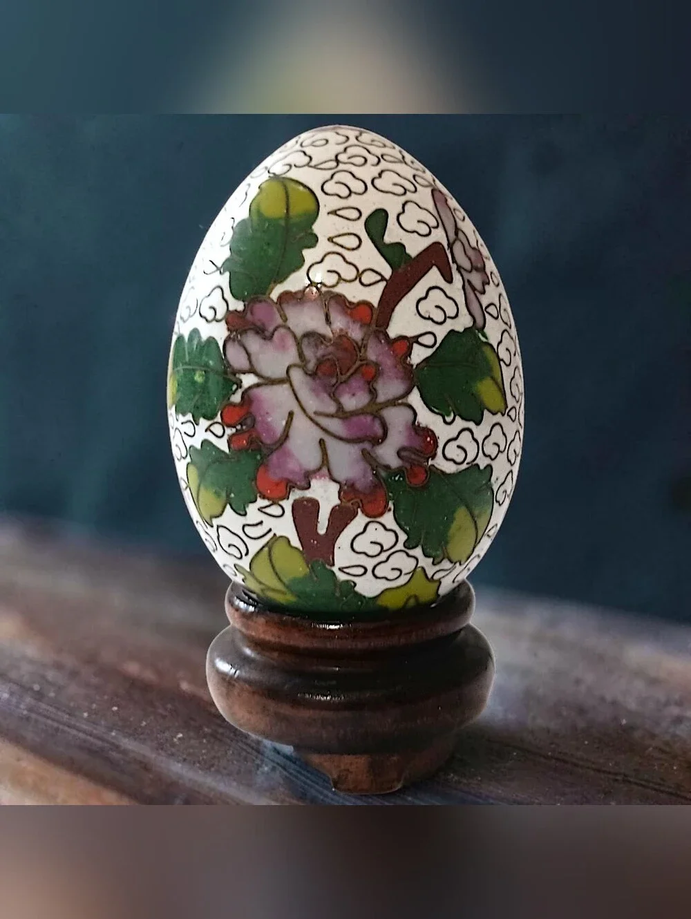 Vintage Chinese Cloisonne Enamel Over Brass Egg‎ Floral Trinket Decor Wood Stand